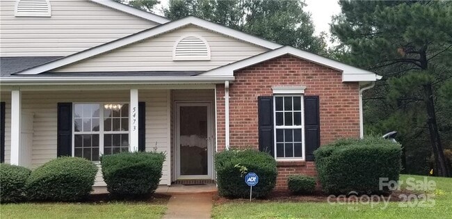 5473 Harris Cove Dr in Charlotte, NC - Building Photo - Building Photo