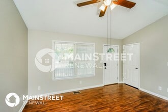 8906 Greenmoore Dr in Louisville, KY - Building Photo - Building Photo