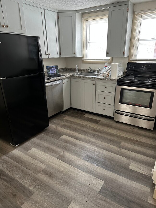 296 Turners Falls Rd, Unit 6 in Montague, MA - Building Photo - Building Photo