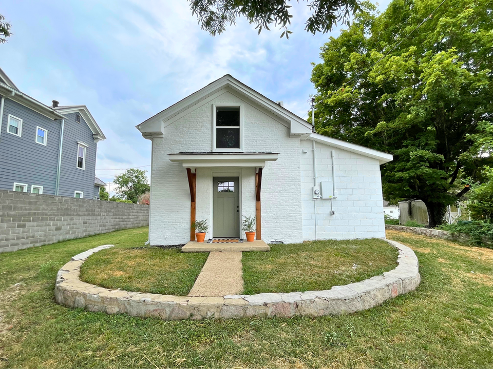 229 Magnolia Pl in Pulaski, TN - Building Photo