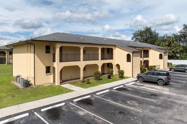 Gulf Place Condominiums in Lehigh Acres, FL - Building Photo - Building Photo