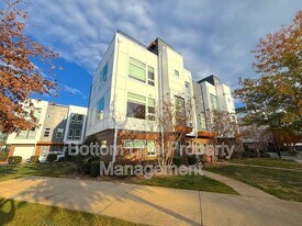 118 W Poindexter Dr in Charlotte, NC - Building Photo
