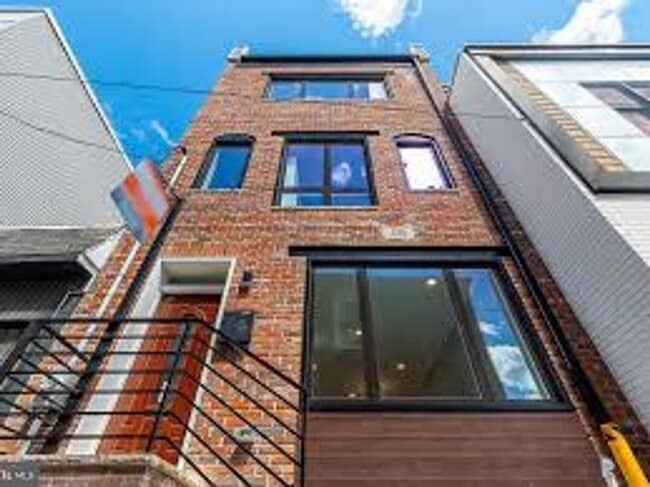 2209 Dreer St in Philadelphia, PA - Building Photo - Building Photo