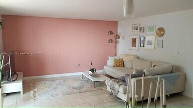 555 NE 30th St in Miami, FL - Building Photo - Building Photo