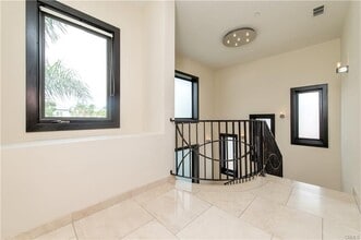 268 S Clark Dr in Beverly Hills, CA - Building Photo - Building Photo