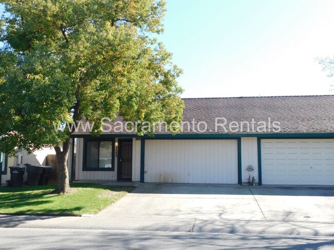 4548 Bomark Way in Sacramento, CA - Building Photo - Building Photo