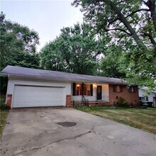 1351 N Stephens Ave in Fayetteville, AR - Building Photo - Building Photo