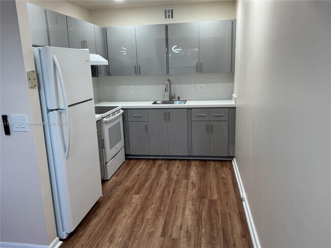 13250 SW 4th Ct in Pembroke Pines, FL - Building Photo - Building Photo