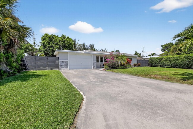 153 SE 30th Ave in Boynton Beach, FL - Building Photo - Building Photo