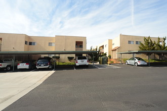 Briarcrest Apartments in Oceanside, CA - Building Photo - Building Photo