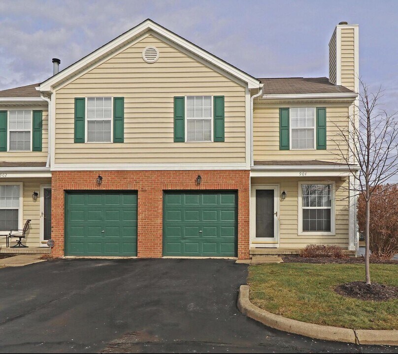 904 Charleston Way Dr in Westerville, OH - Building Photo