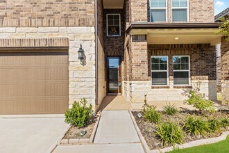 21450 Petherton Dr in Tomball, TX - Building Photo - Building Photo