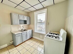 16 Cottage St in Jersey City, NJ - Building Photo - Building Photo