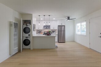 Hacienda Hamilton in Campbell, CA - Building Photo - Interior Photo