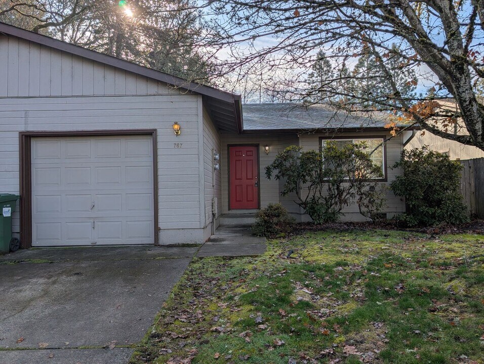 767 Stephens Dr in Eugene, OR - Building Photo