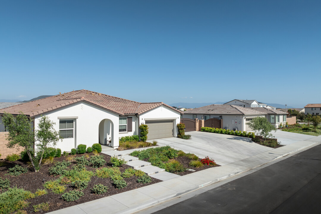 Kooden Rd in Winchester, CA - Building Photo