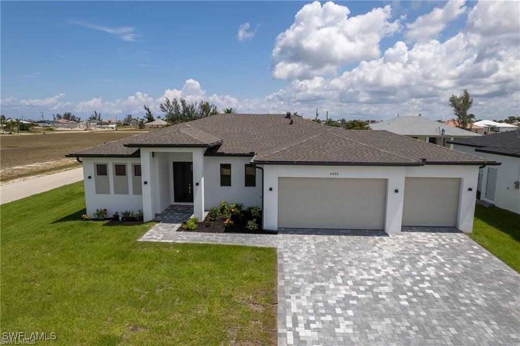 4328 NW 27th Ln in Cape Coral, FL - Building Photo