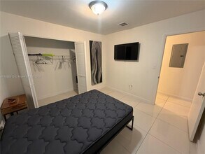 1132 NW 38th St in Miami, FL - Building Photo - Building Photo