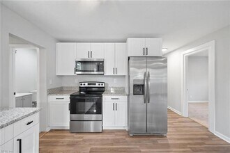 2810 Roanoke Ave in Portsmouth, VA - Foto de edificio - Building Photo