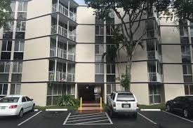 7075 NW 186th St, Unit 000 in Hialeah, FL - Building Photo - Building Photo