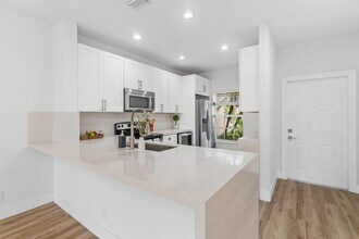 6427 Park Lake Cir in Boynton Beach, FL - Foto de edificio - Building Photo