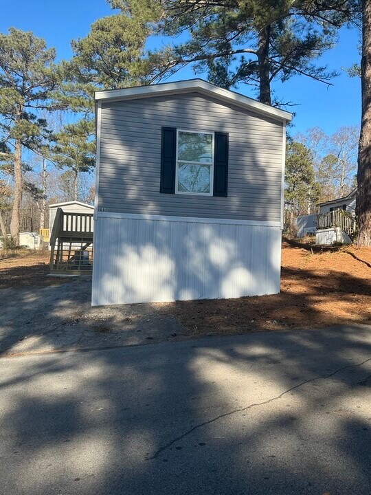 11 Club Cir in Ellenwood, GA - Building Photo