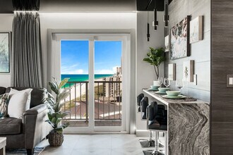 8743 Thomas Dr, Unit FL10-ID1355023P in Panama City Beach, FL - Foto de edificio - Building Photo