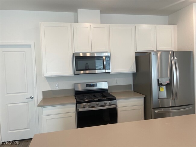 property at 5749 Avondale Rise Wy