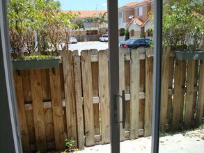 229 E 3rd St in Hialeah, FL - Building Photo - Building Photo