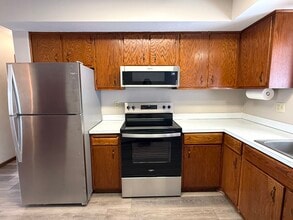 1814 Spruce Dr, Unit 2 in Red Wing, MN - Foto de edificio - Building Photo