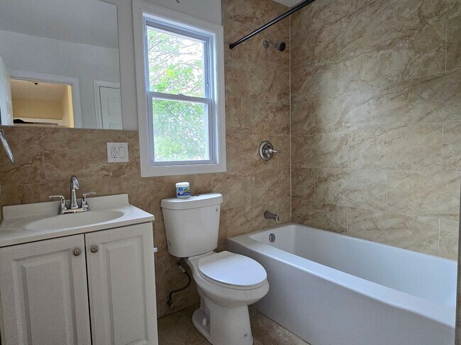 111-10 204th St in Queens, NY - Building Photo - Building Photo