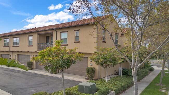 72 Tulip in Irvine, CA - Building Photo - Building Photo