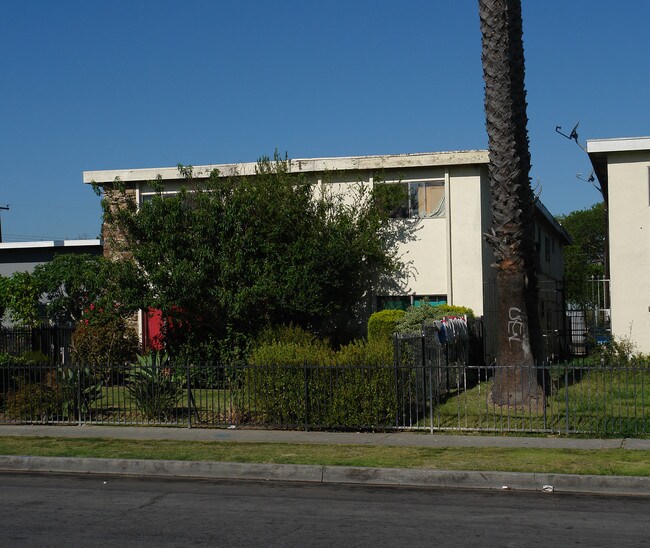 818 S Townsend St in Santa Ana, CA - Building Photo - Building Photo