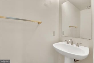 2904 Oakton Crest Pl in Vienna, VA - Building Photo - Building Photo
