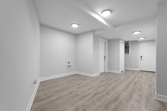 1062 W Glenlake Ave in Chicago, IL - Building Photo - Building Photo