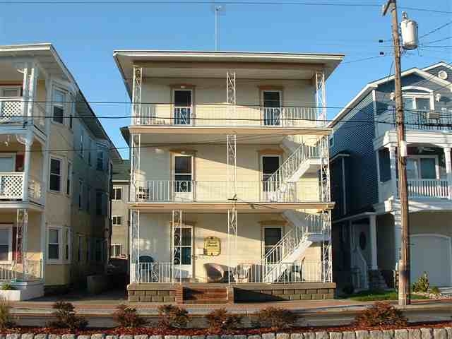 French Quarter Apartments in Wildwood, NJ - Building Photo