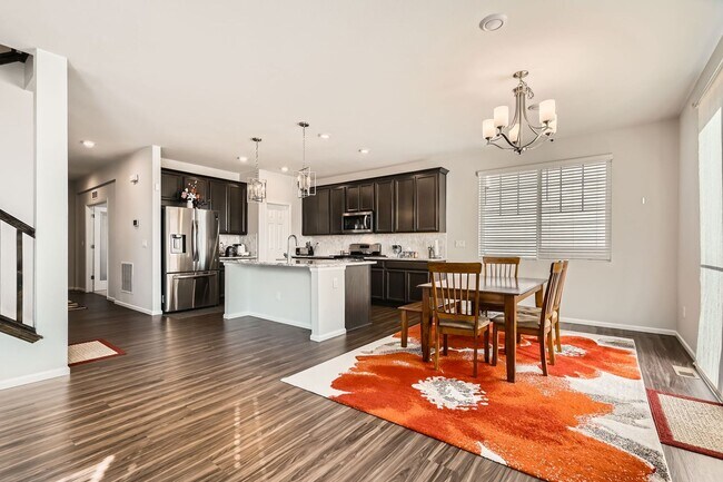 395 Western Sky Cir in Longmont, CO - Building Photo - Building Photo