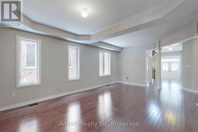 1216 Stuffles Cres in Newmarket, ON - Building Photo - Building Photo