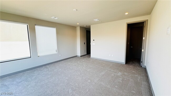 property at 26 Promenade Isle Ln