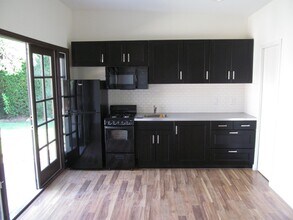 2305 Observatory Ave in Los Angeles, CA - Building Photo - Building Photo