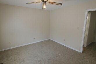 611 Smithdale Dr, Unit 611 Smithdale in Raleigh, NC - Building Photo - Building Photo