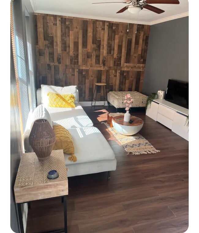 property at 6222 Foster St