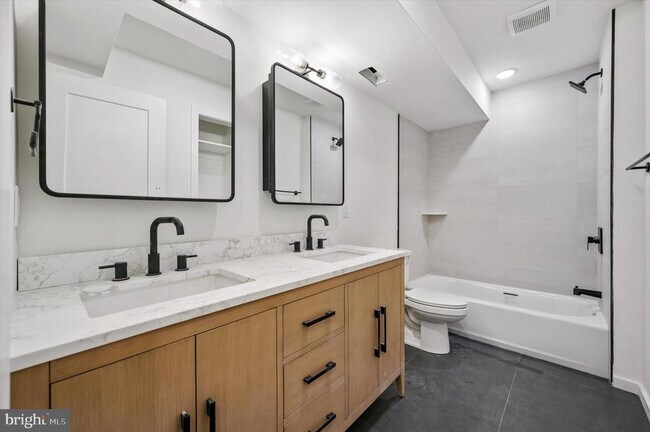 627 N 16th St in Philadelphia, PA - Foto de edificio - Building Photo