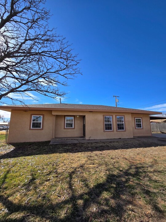 309 W Plaza Dr in Clovis, NM - Building Photo