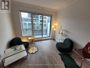 18 Water Walk Dr in Markham, ON - Building Photo - Building Photo