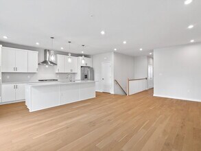 7465 Backett Wood Ter in McLean, VA - Building Photo - Building Photo