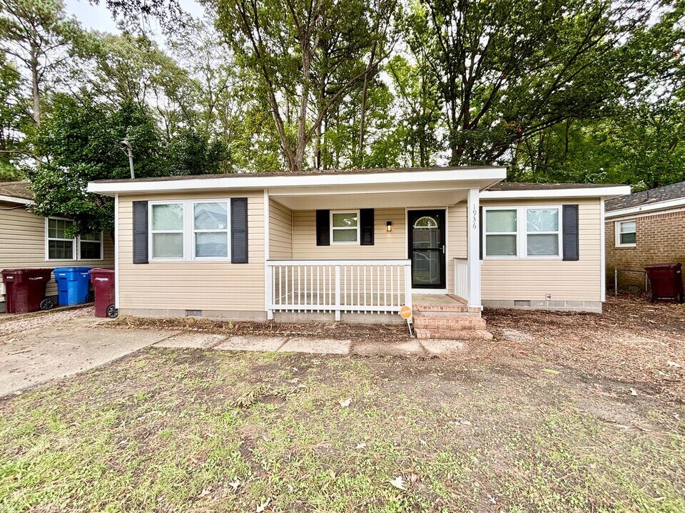 1936 Weber Ave in Chesapeake, VA - Building Photo
