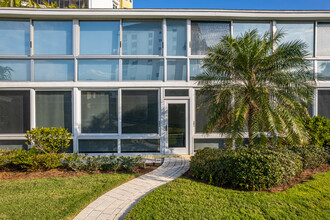 Gulf Shore Colony Club in Naples, FL - Building Photo - Building Photo