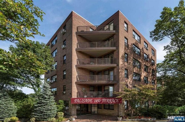 property at 1450 Palisade Ave