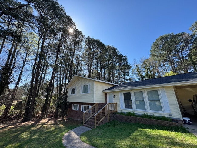 Room in House on Forge Rd in Durham, NC - Building Photo - Building Photo